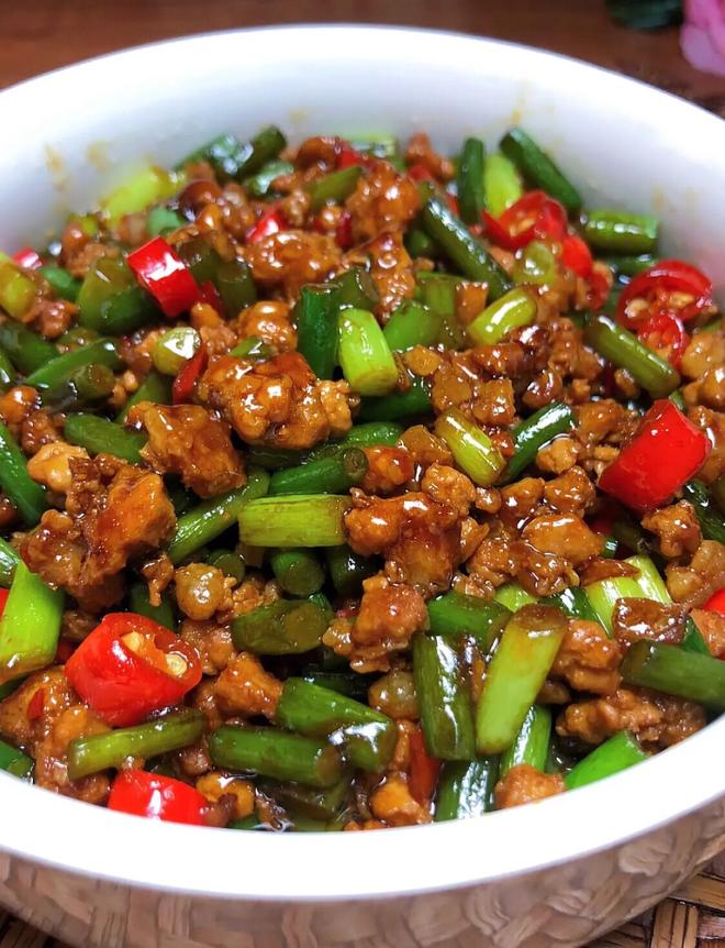 蒜苔炒肉末